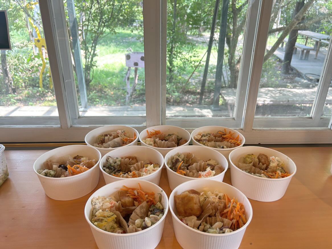 8/22〜24に開催しました
『ティラミス食堂』たくさんの方にお越しいただきありがとうございました。

お待たせしたり、品切れのものもあったり
ご期待に添えないことがあったかもしれません。
お詫びと共に、楽しく終えられたこと感謝いたします。
ありがとうございました。

次回どんな形かはわかりませんが
effe-co.さんとのコラボ企画ができたらと思っております。

オリゼは明日から夏休みを終えての通常営業となります。
休み明けには少しは涼しくなってるのでは？と期待していましたが全然ですね。
空や風は秋を感じる日もあるのに。

ゆっくり、のんびりの再開と思っています。