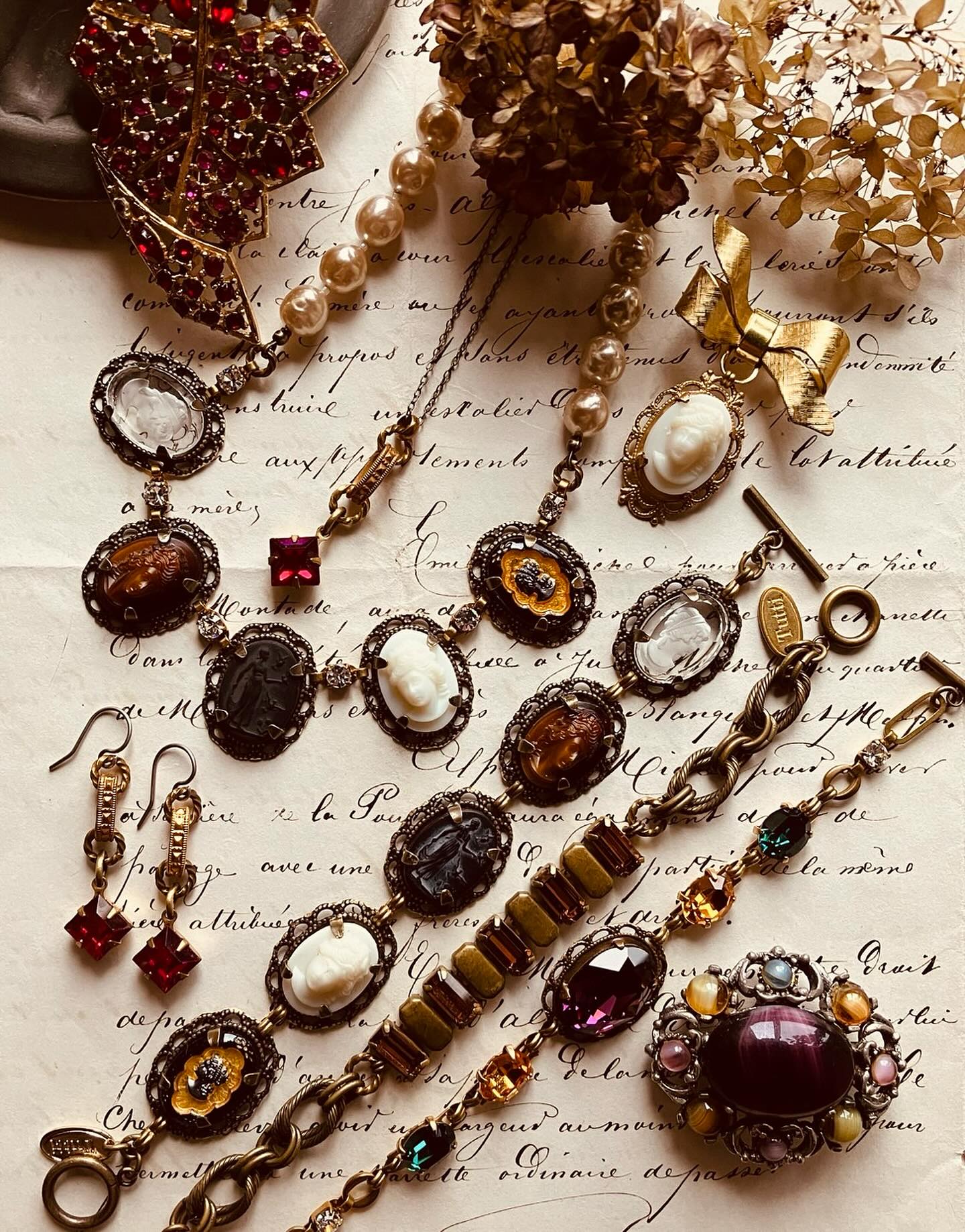 ようやく涼しくなって
オリゼのランチにも新米登場！秋本番！！です。

お待たせしました。
『おしゃべりアクセサリー屋秋のTutti.展』開催します。

10/11(土)〜13(月㊗️)
※普段おやすみの月曜日もopenします！

Tutti.さんは12時頃から夕方までおられますので今年流行りのアクセサリーやお洋服との合わせ方などいろいろおしゃべり相談してお気に入りを見つけてくださいー♡

ランチもスイーツもたくさんご用意して
皆さまのお越しをお待ちしています。

@tutti.okuizumo